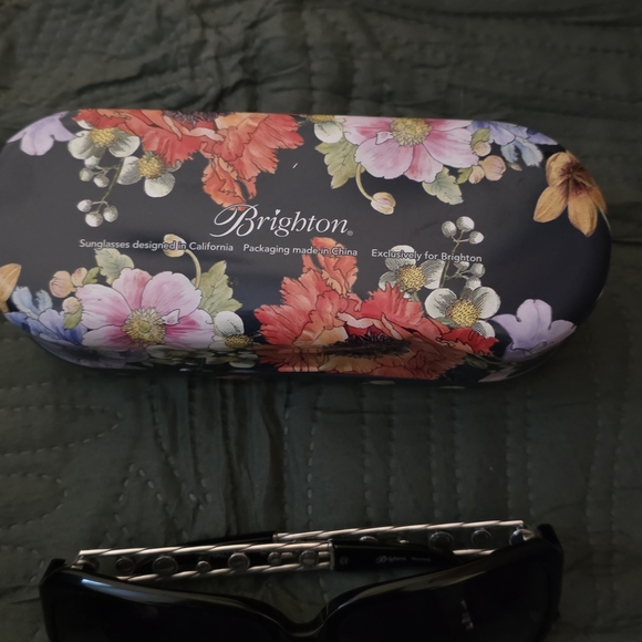 Brighton Halo Sunglasses - Picture 14 of 16